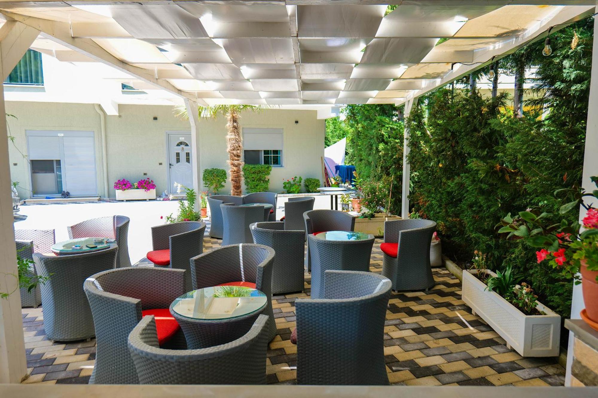 Hotel Celaj Влёра Экстерьер фото