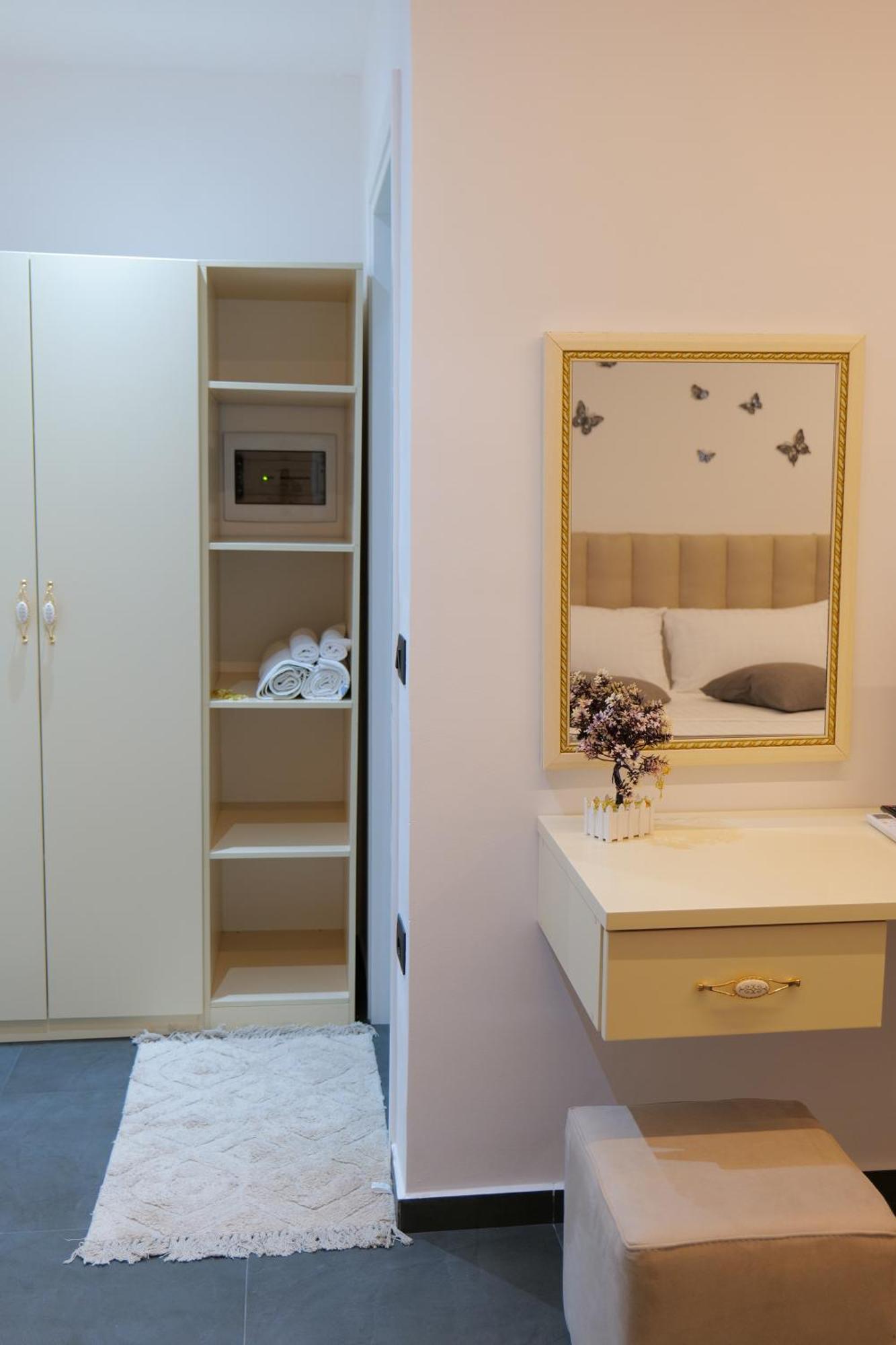 Hotel Celaj Влёра Экстерьер фото