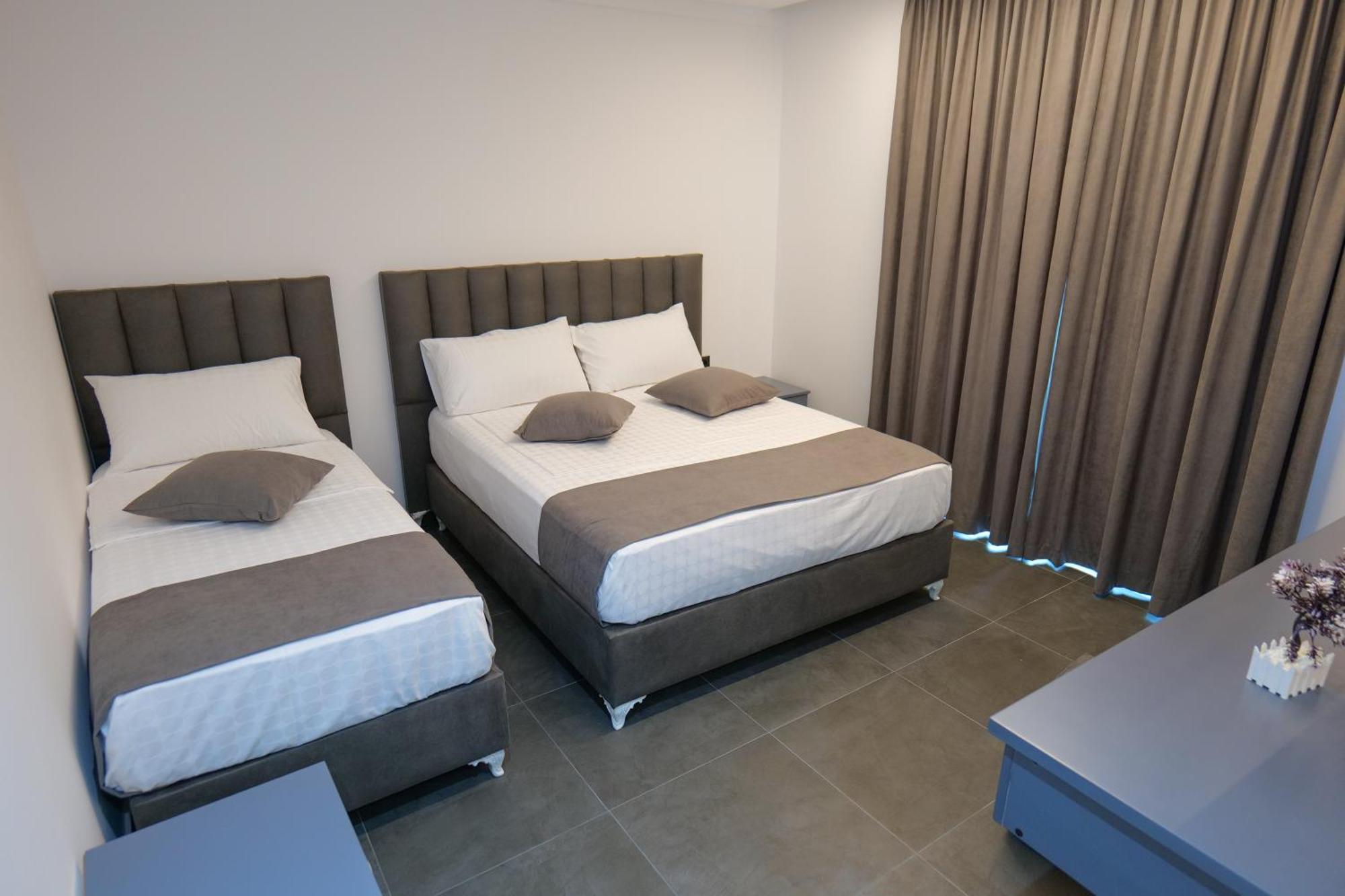 Hotel Celaj Влёра Экстерьер фото