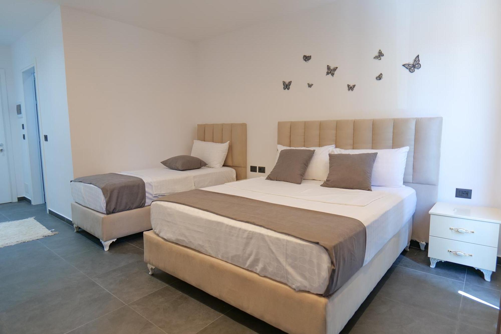 Hotel Celaj Влёра Экстерьер фото