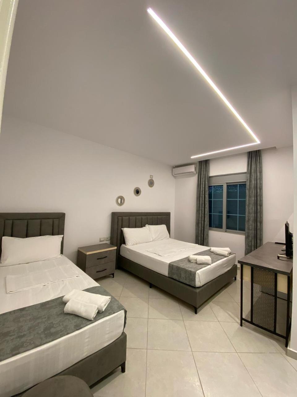 Hotel Celaj Влёра Экстерьер фото
